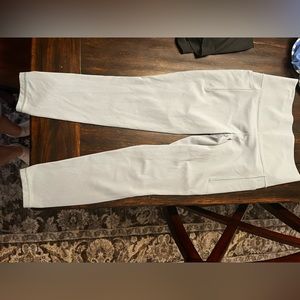 Barely worn! Athleta Salutation stash pocket 7/8 size S